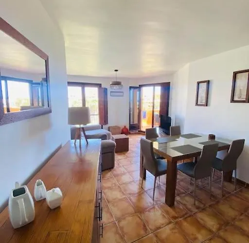 Casa De Flores تورّيفيِخا